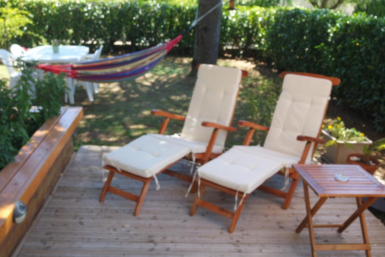 Bed and Breakfast Le Balcon Des Jasses Espere Exterior foto